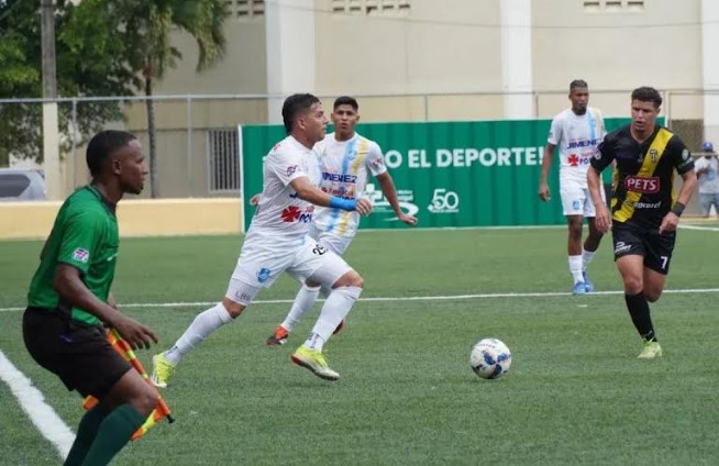 Atlántico FC busca seguir ascendiendo y enfrenta a Delfines del Este este sábado