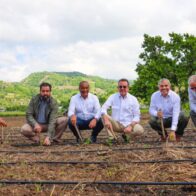 Funcionarios del sector agrícola y comercial del país.