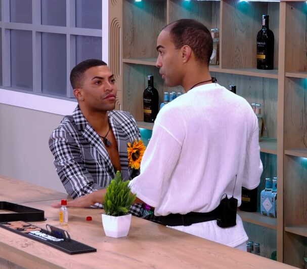 Influencer Gino Montalvo visita a Pollito Tropical en La Casa de Alofoke 2