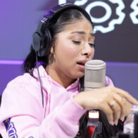 Karola se va en llanto en pleno programa tras sentirse enferma lejos de su familia