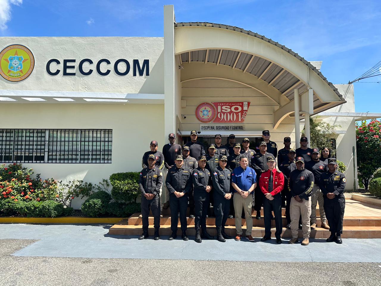 SICPA fortalece combate al comercio ilícito con capacitación a miembros del CECCOM