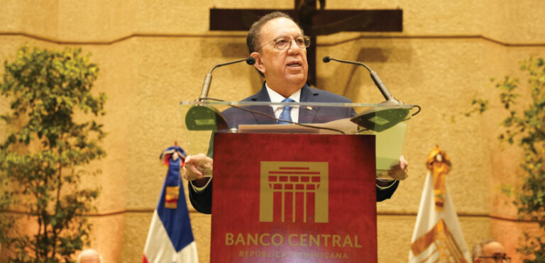 El gobernador del Banco Central de la República Dominicana (BCRD), Héctor Valdez Albizu.