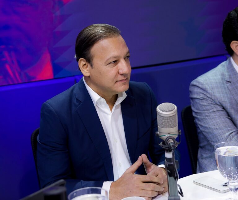 Abel Martínez: "no quiero satanizar los préstamos", pero critica uso del Gobierno para aumentar el gasto público