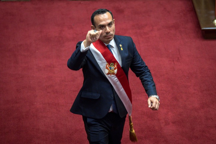 osé Jerí asume la presidencia interina de Perú tras destitución de Dina Boluarte