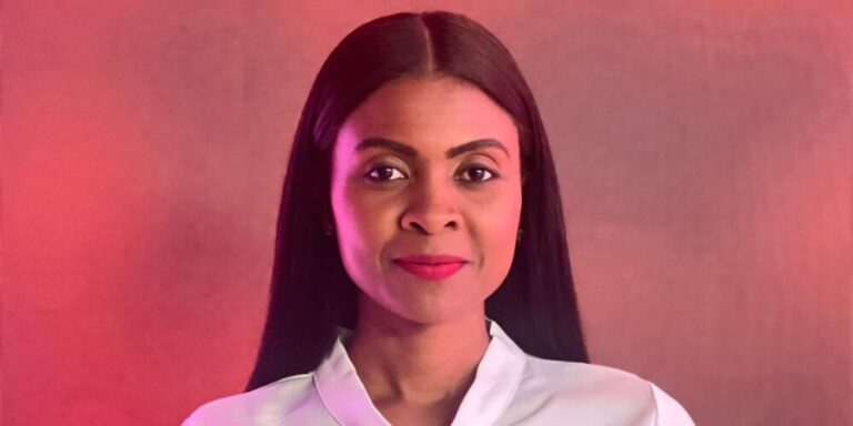 Periodista Rosalina Lora recibirá reconocimiento especial en la XV edición de Premios La Flor 2025