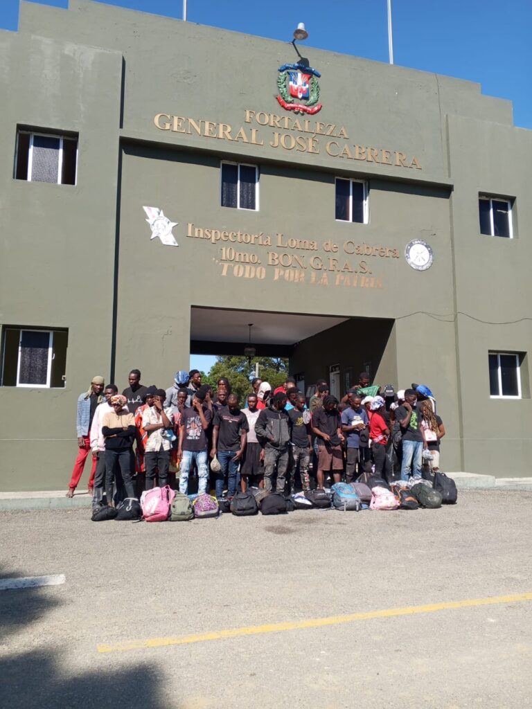 Más de 14 mil indocumentados detenidos en septiembre durante operativos del Ejército de República Dominicana 8 | Noticias de hoy en República Dominicana WhatsApp Image 2025 10 01 at 10.57.25 AM 1 | Noticias de hoy en De Último Minuto