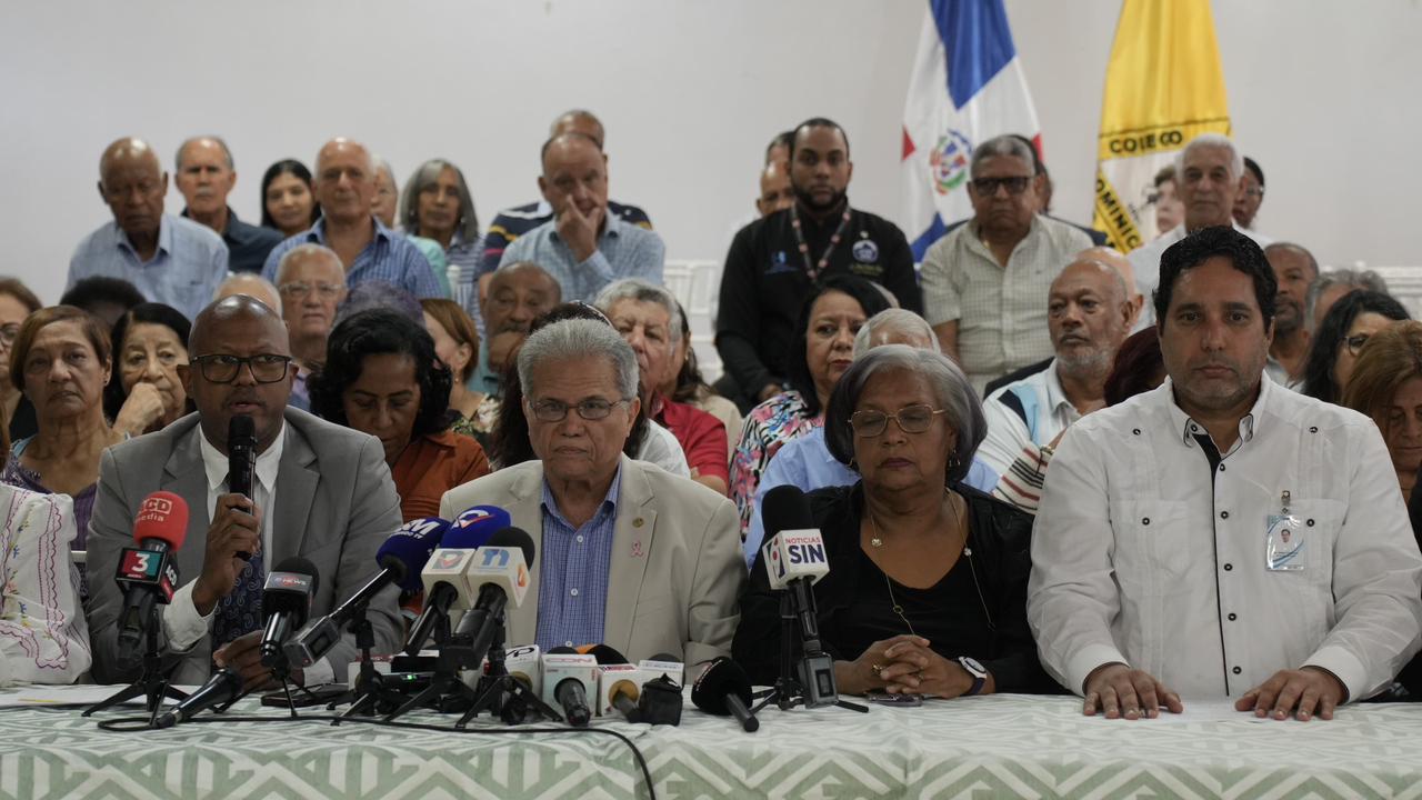 CMD anuncia aumento salarial para médicos pensionados