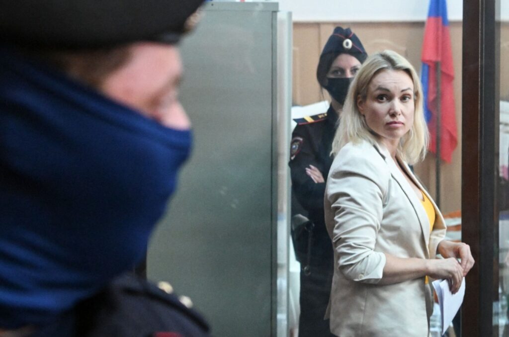 Rusia declara agente extranjero a periodista que protestó contra la guerra en un noticiero