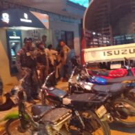 Policía ocupa decenas de motocicletas y arresta varias personas en operativos preventivos en La Victoria, SDN