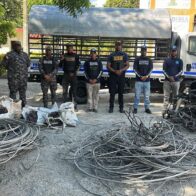 Policía Nacional ocupa gran cantidad de alambres de alta tensión y chasis de motocicletas en allanamientos en La Vega