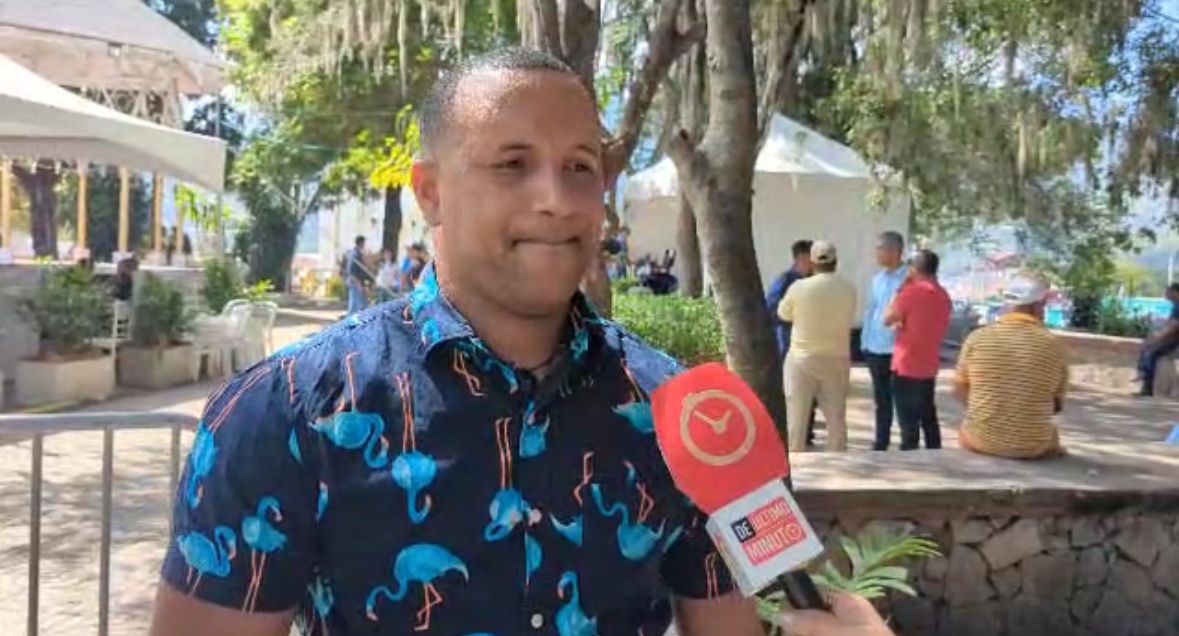 Ciudadanos celebran inicio de trabajos de remozamiento del Parque Anacaona en Constanza