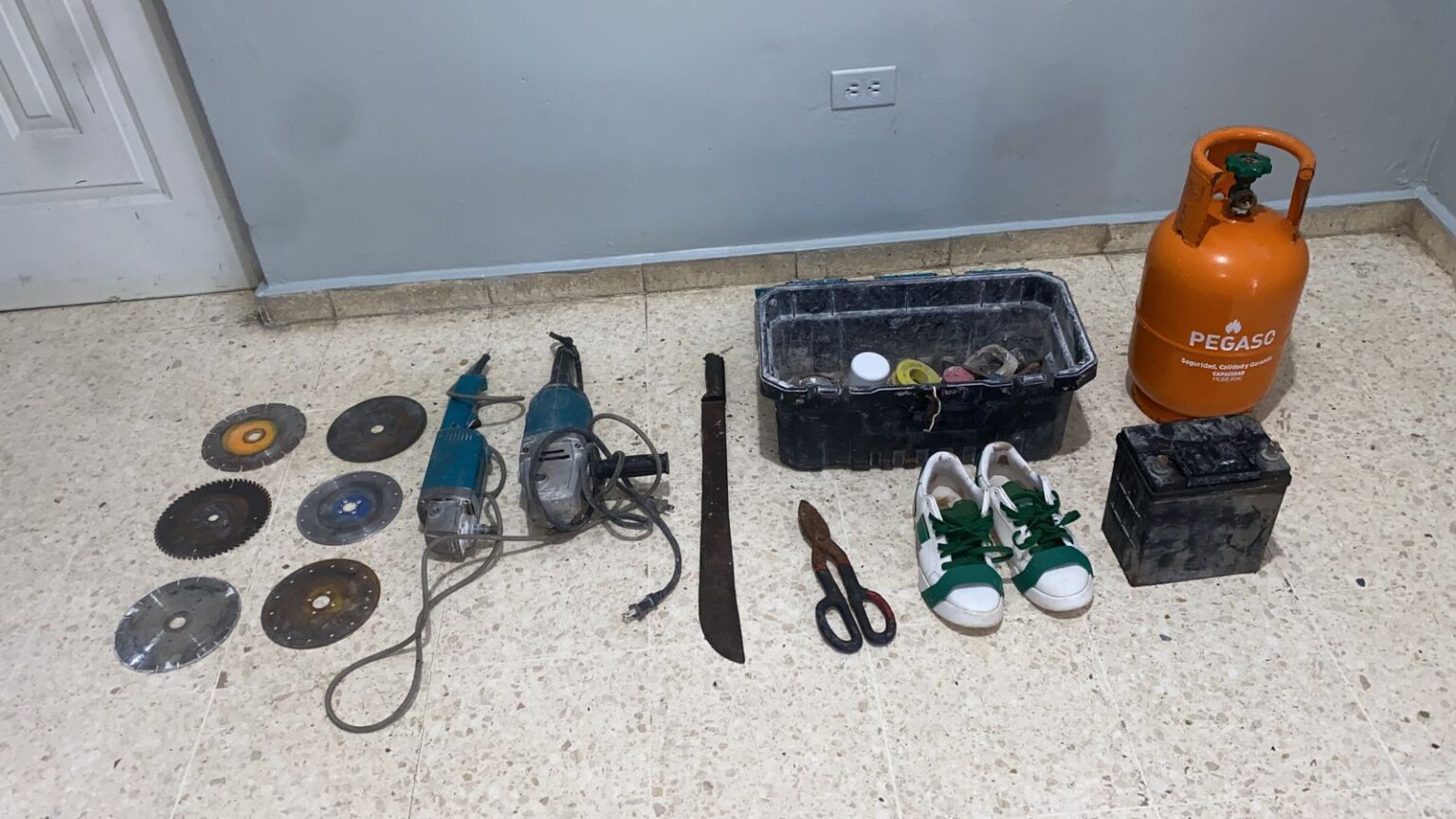Policía ocupa drogas, recupera artículos robados y detiene varios vinculados a hechos delictivos en Villa Mella, SDN
