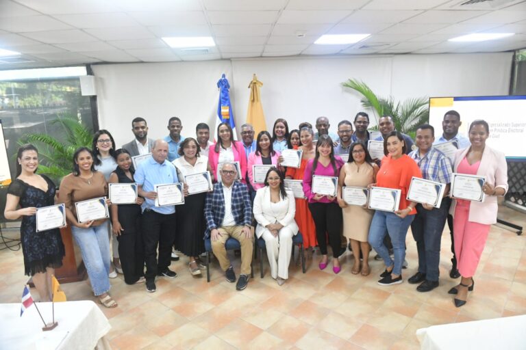 JCE-IESPEC concluye primer taller en materia de registro civil para periodistas y comunicadores en SD y Santiago