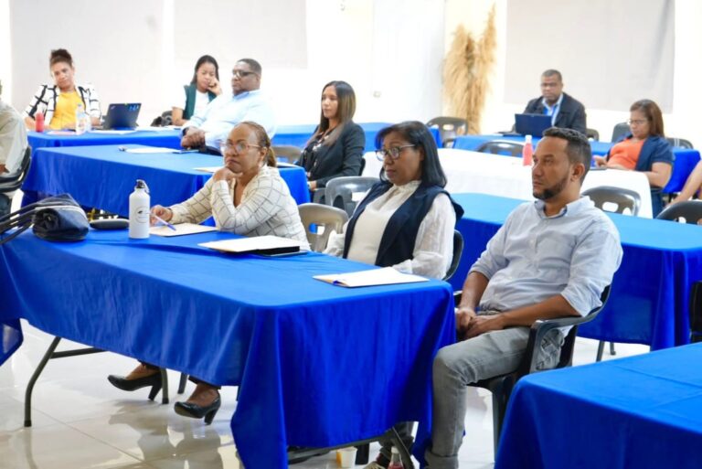 Realizan taller en la Regional 03 de Azua sobre planificación y gestión de Asociaciones Sin Fines de Lucro