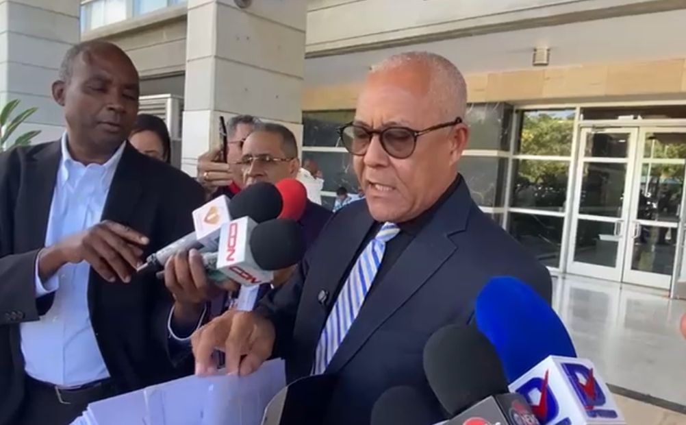 ADOCCO denuncia irregularidades en licitación de licencias del Intrant y acusa a ingeniero Milton Morrison de confabulación
