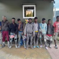 Ejército detiene haitianos indocumentados escondidos dentro de tanques en un camión en San Juan de la Maguana