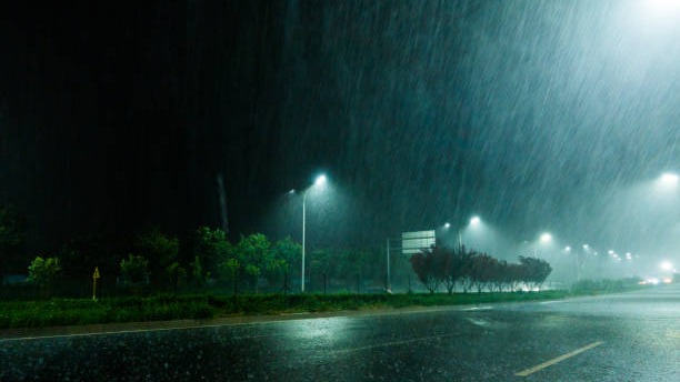 Lluvias dan la bienvenida a este jueves desde la madrugada; mantienen provincias en alerta meteorológica