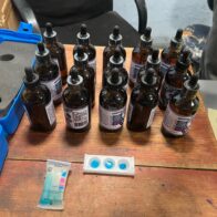 Ocupan 15 frascos de gotas para el pelo llenos de cocaína liquida
