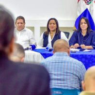 Ministra de Interior y Policía Faride Raful se reúne con autoridades y sectores sociales en Bonao