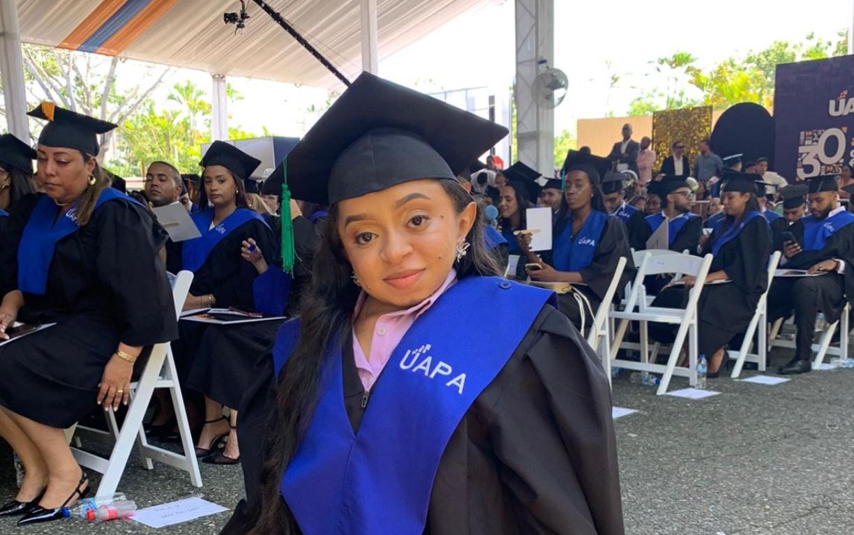 La inspiradora historia de Alicia Rodríguez, quien vence la discapacidad motora y se gradúa de Psicología Clínica