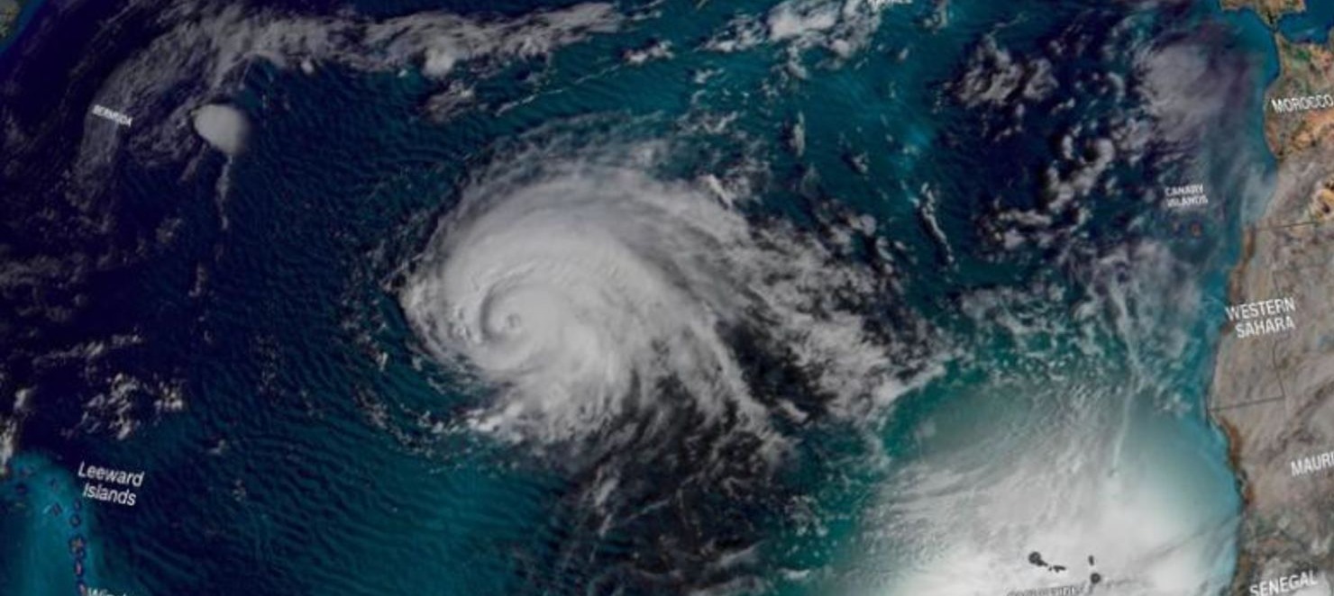 Se forma la tormenta tropical Lorenzo en el centro del Atlántico; descontinúan alertas meteorológicas
