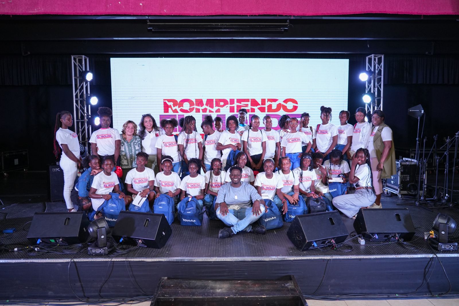 AHF RD llama a crear entornos seguros para las niñas en el Día Internacional de la Niña