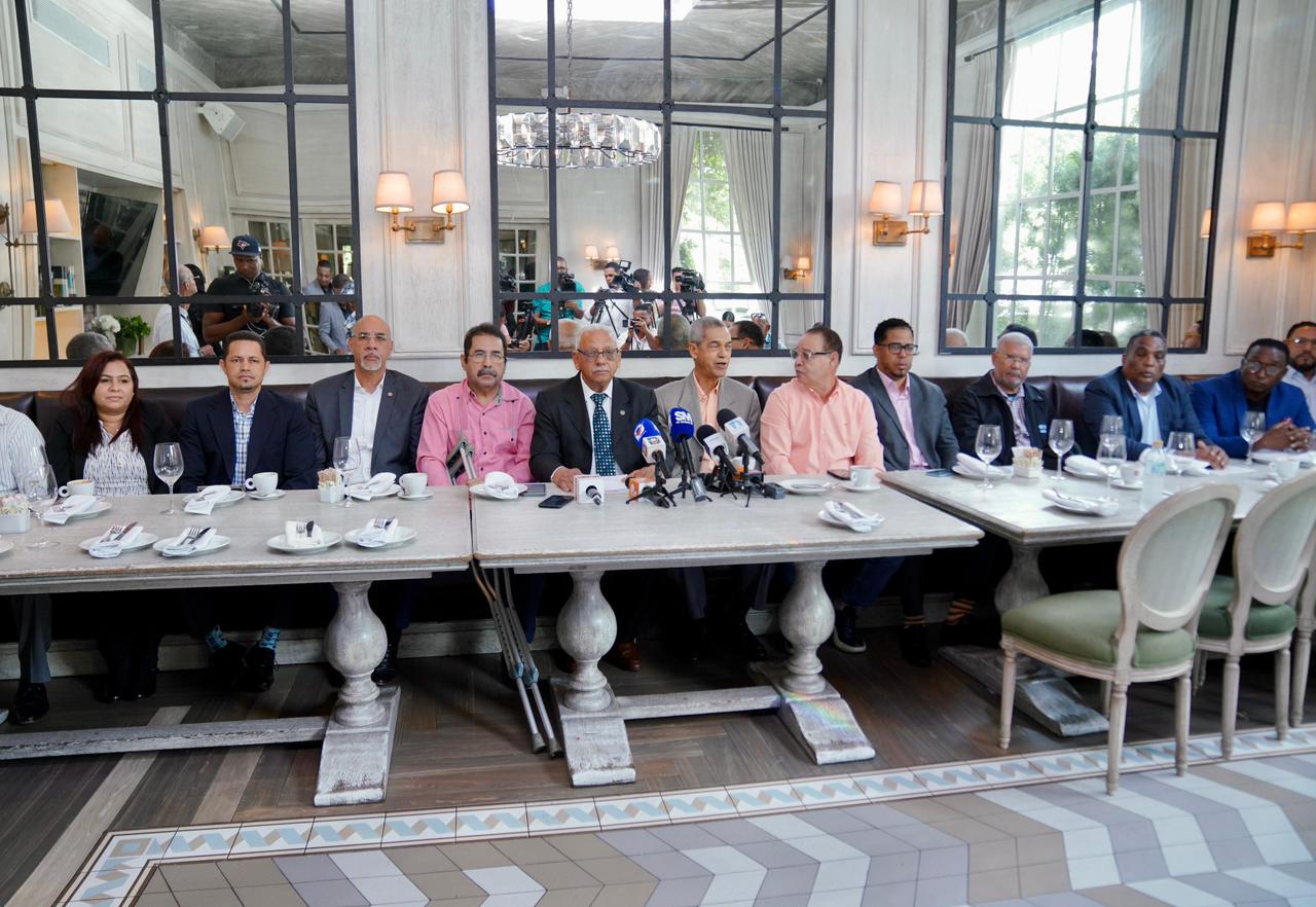 Expresidentes del CODIA califican el Monorriel de Santo Domingo como “un error de planificación”
