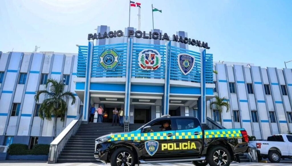 Tras seguimiento policial se entrega joven implicado en asalto captado en video viral en Santiago
