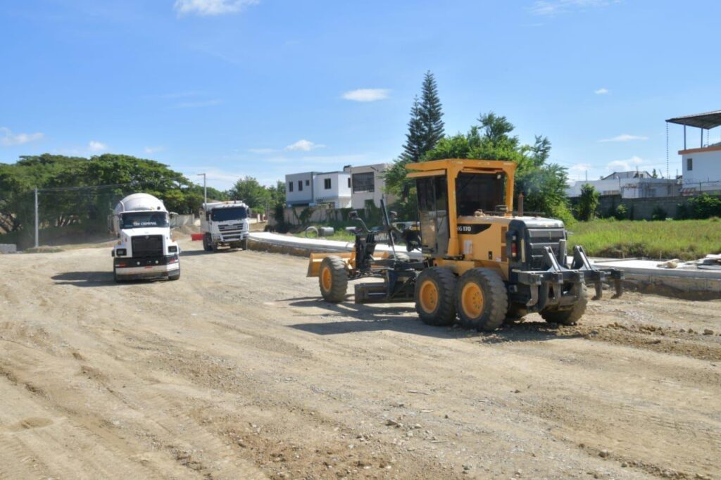 Gobierno acelera avances en la construcción de las circunvalaciones de Navarrete y Moca