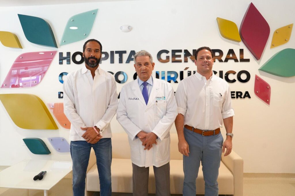Ministro Carlos Bonilla encabeza encuentro con “Amigos que Suman” en el Hospital José Joaquín Puello