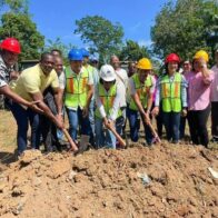 Inician construcción del nuevo mercado municipal de Yamasá con primer picazo encabezado por la gobernadora y el alcalde