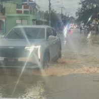 Fuertes lluvias provocan inundaciones y caos en el tránsito en municipios de Santiago
