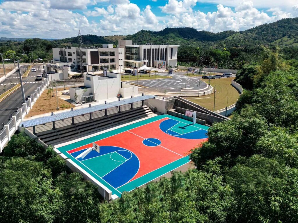 Presidente Abinader inaugura Centro Universitario Regional UASD-Cotuí con 29 aulas