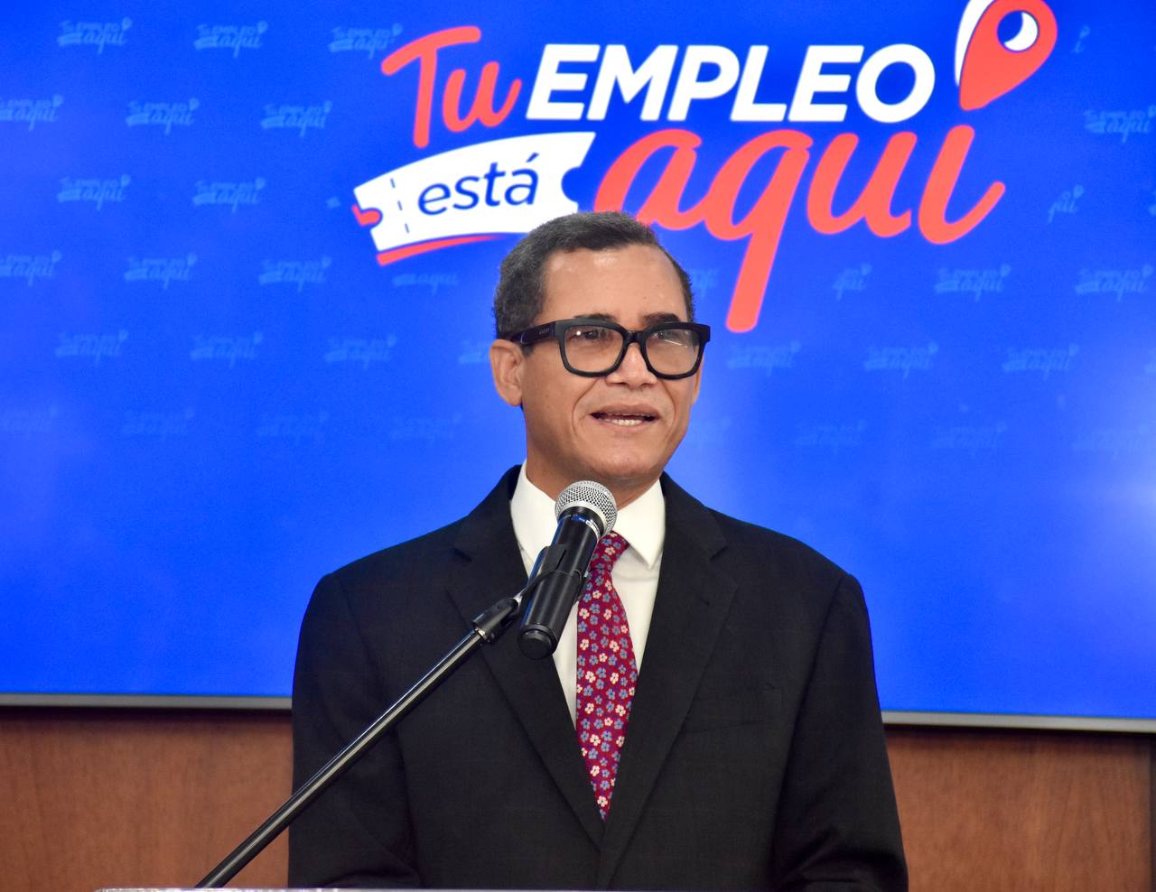 El ministro de Trabajo, Eddy Olivares.