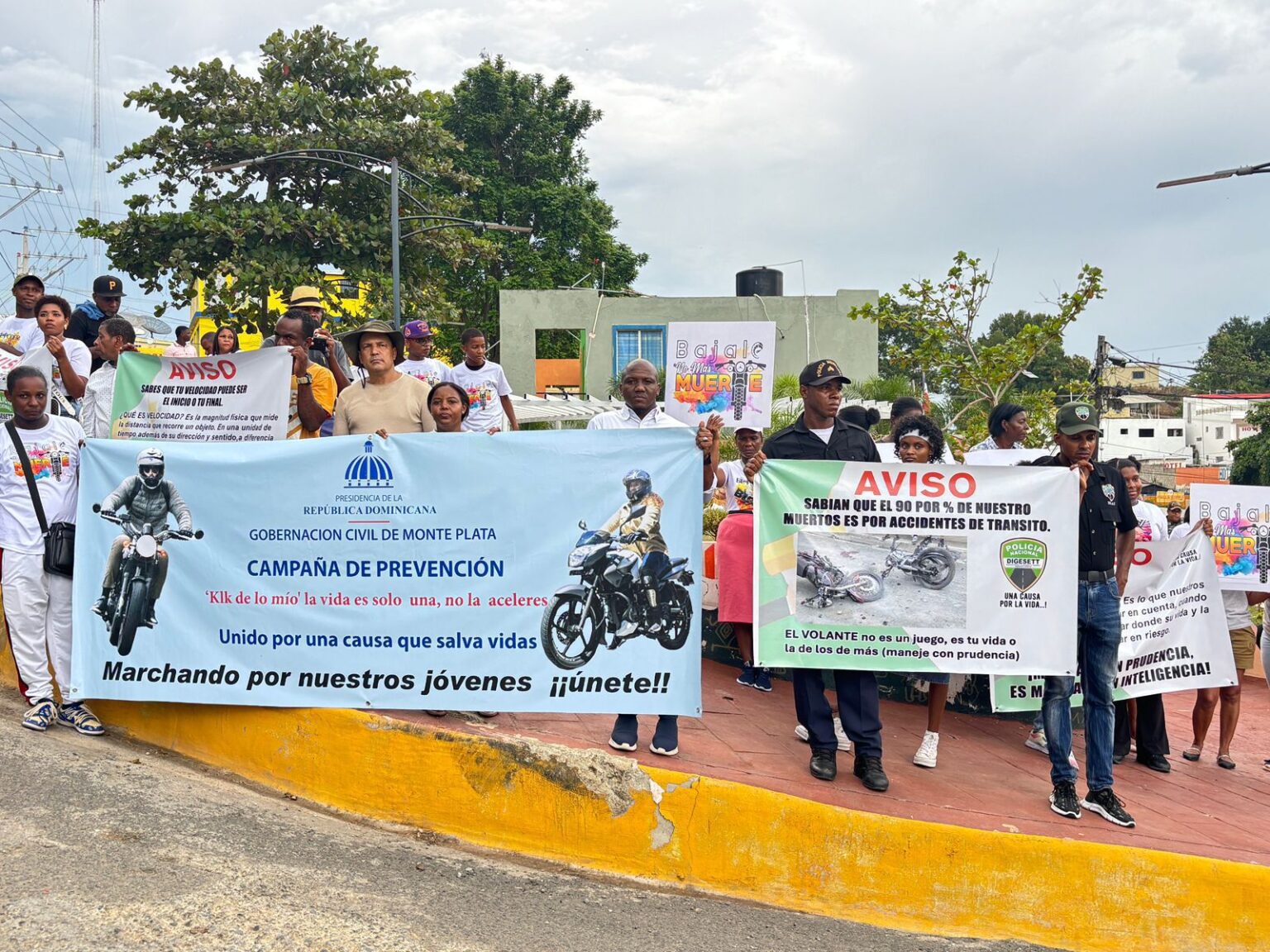 Jóvenes de Yamasá se movilizan para frenar las tragedias viales