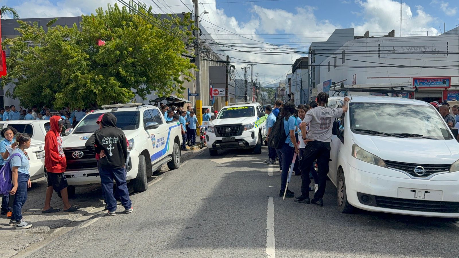 FER presenta demandas por infraestructura educativa ante autoridades de San Francisco de Macorís