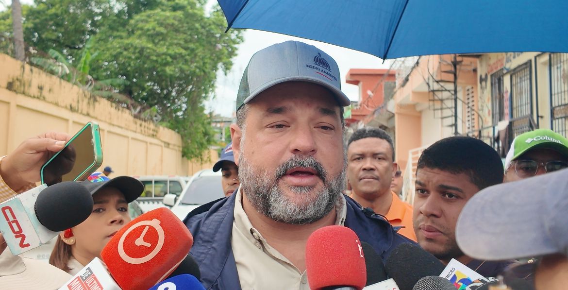Medio Ambiente llama a la población a colaborar con la limpieza ante lluvias de la tormenta Melissa