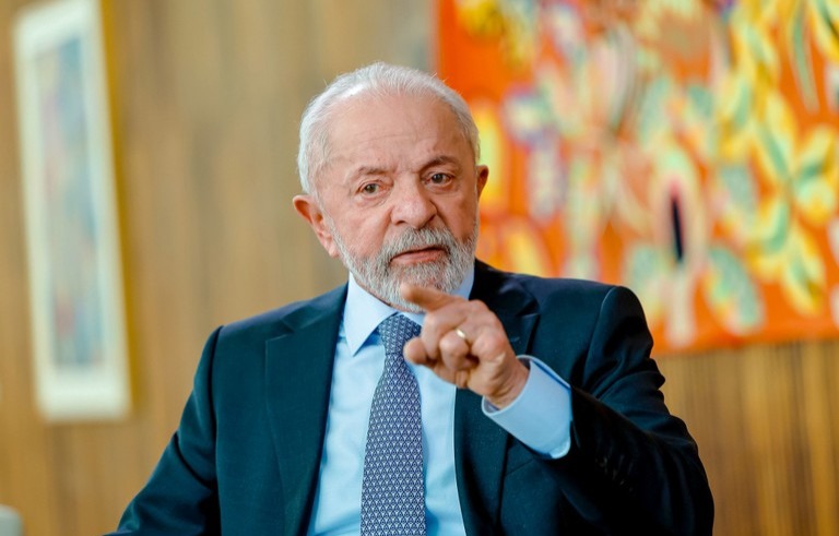 Lula llega a Indonesia para gira por el Sudeste Asiático y posible encuentro con Trump