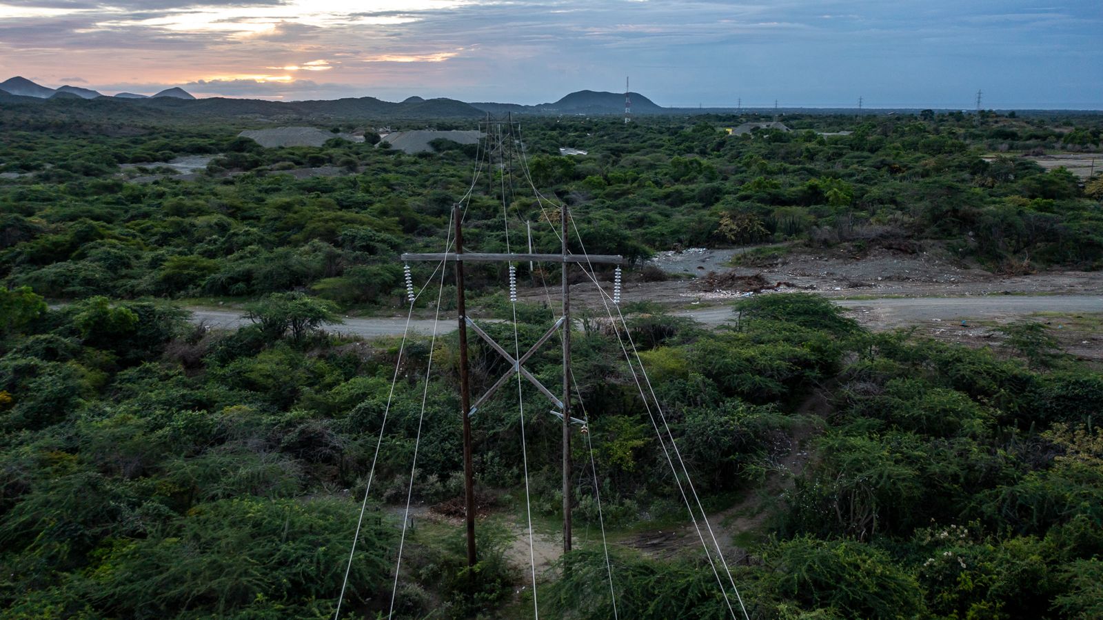 Línea de transmisión Dajao - Monte Plata.