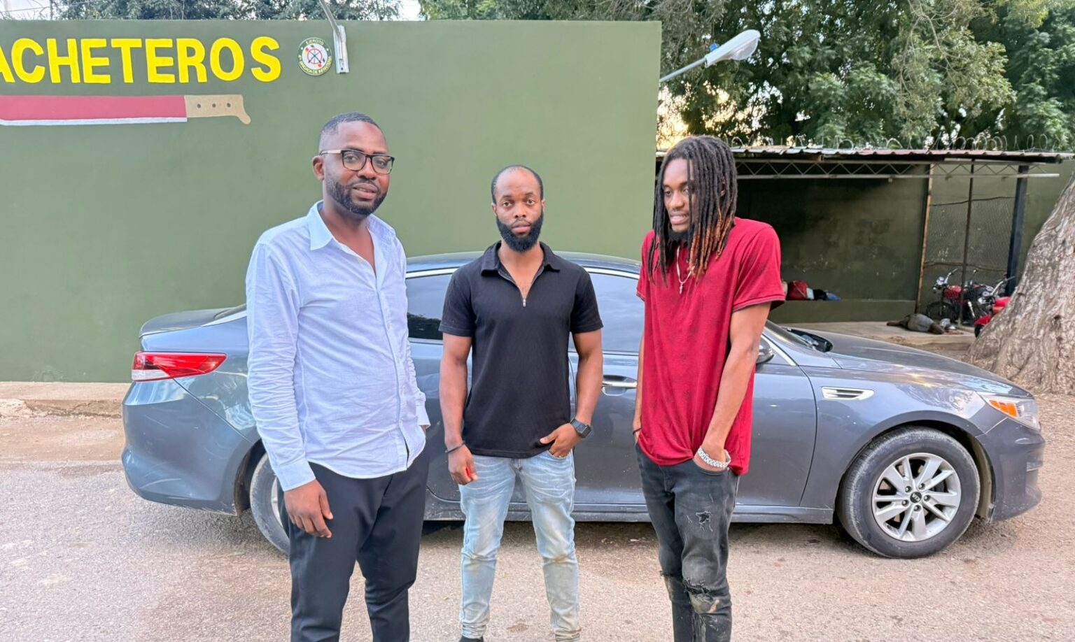 Ejército detiene supuesto funcionario haitiano que transportaba extranjeros indocumentados en Valverde