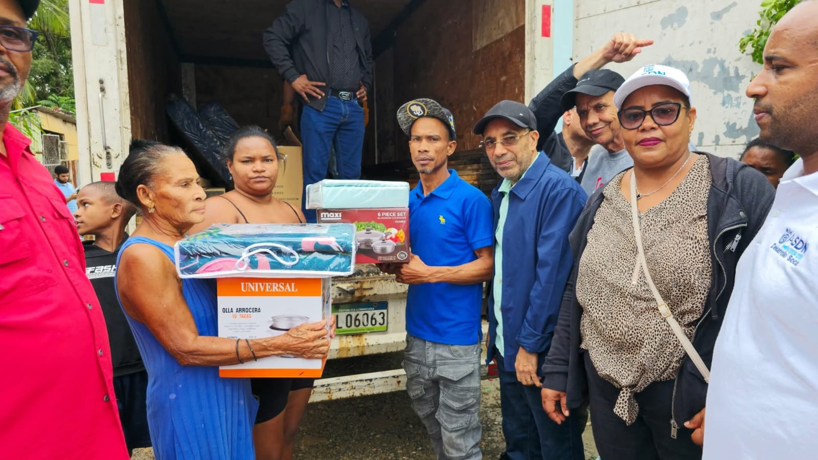 INAVI acude en auxilio de familias afectadas por la tormenta Melissa en Los Guaricanos
