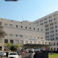 Los últimos tres exrehenes israelíes son dados de alta y abandonan el hospital