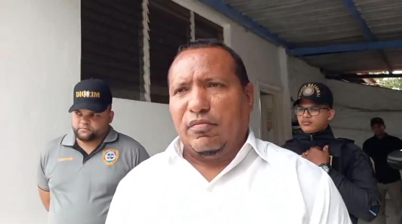 Hombre buscado por intento de explotación sexual infantil se entrega tras difusión de video en redes sociales en Santiago