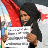 Refugiados saharauis protestan contra el plan de EE.UU. para el Sáhara por segundo día