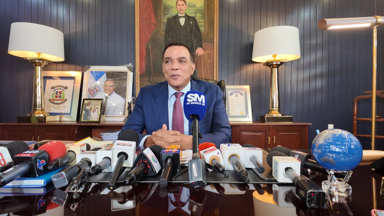 Senador Carlos Gómez y Diputado Robinson Santos anuncian Gran Jornada de Salud en Moca