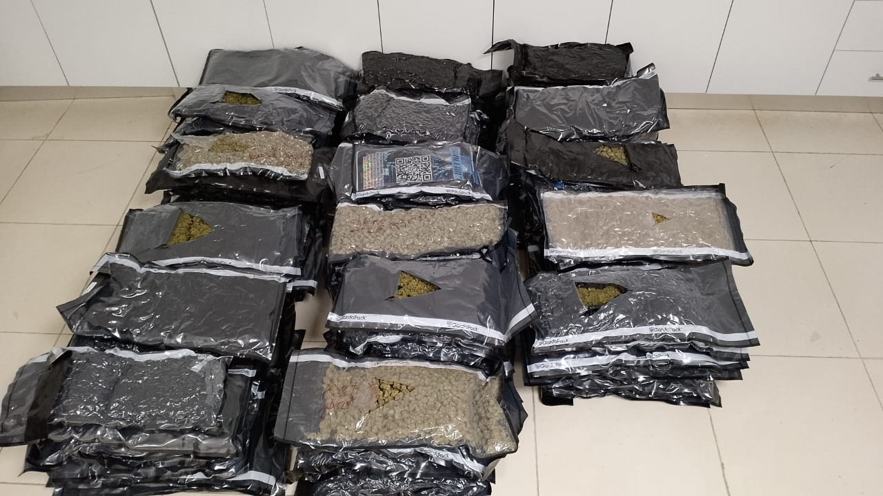 Capturan a hombre vinculado al decomiso de 118 paquetes de marihuana en el Aeropuerto del Cibao