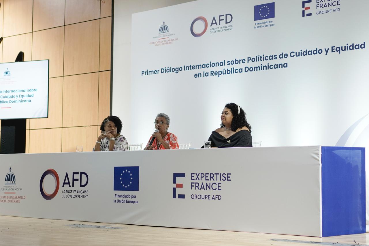 DDSS realiza primer Diálogo Internacional sobre Políticas de Cuidado y Equidad con participación de exministra de Salud de Francia