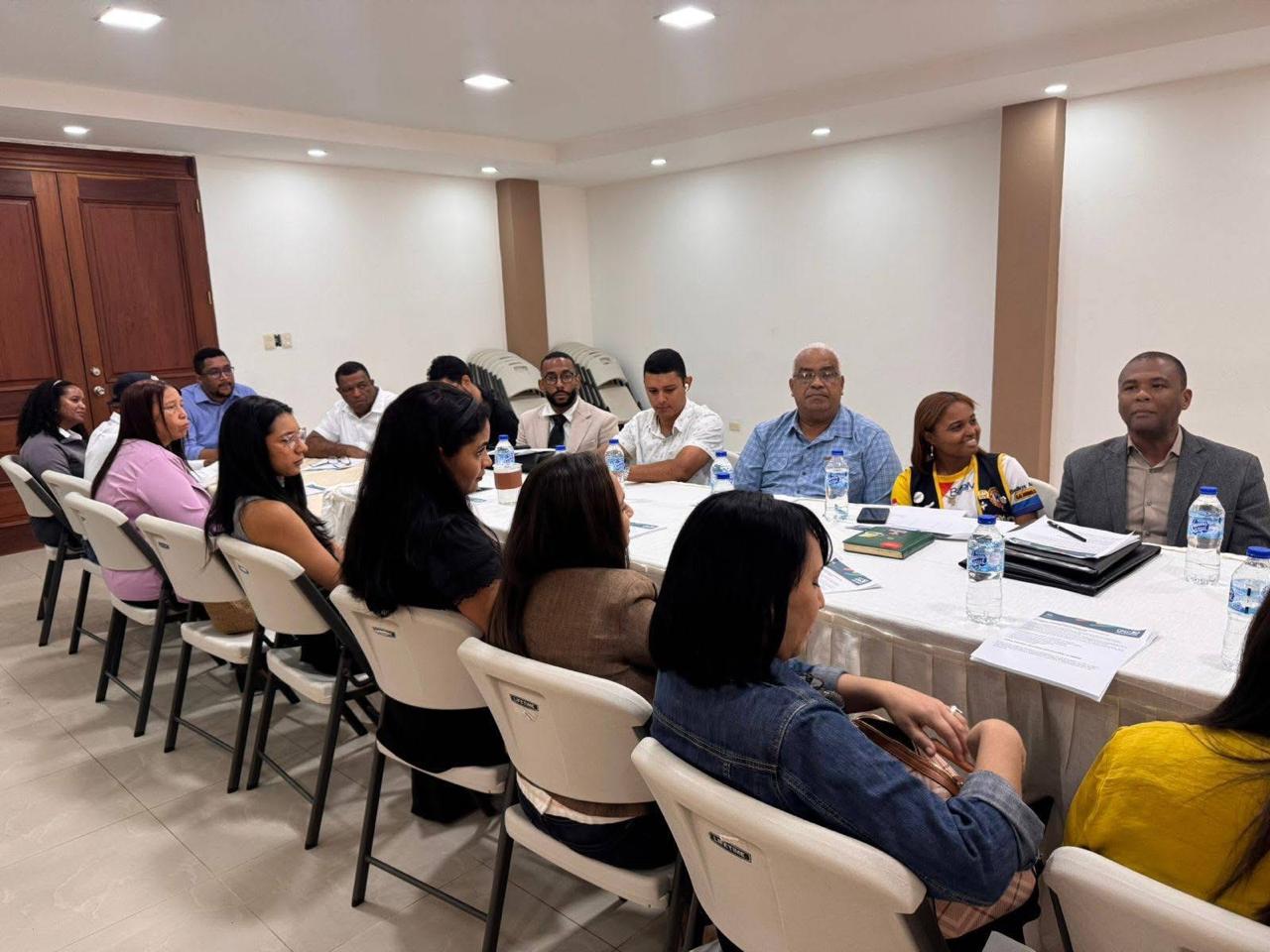 Realizan evaluación de postulantes al Premio Nacional de la Juventud 2026 en Bonao