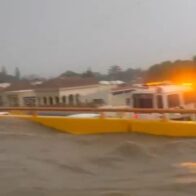 Lluvias provocan gran acumulación de agua en el elevado de la autopista Duarte en Santiago