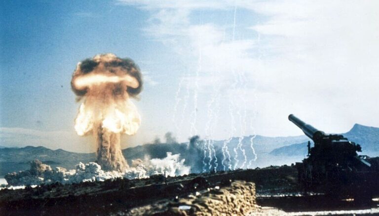 Trump ordena iniciar pruebas de armas nucleares